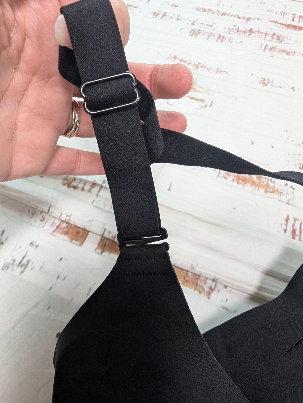 Honeylove Crossover Bra With No Underwire. Size 40 C/D - Picture 4 of 6